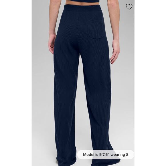 Alo Yoga Navy Blue Muse Wide Leg Pants Size Medium - Picture 3 of 3